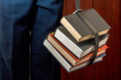 《超级学习》：一年学完 MIT 四年课程的方法论复盘