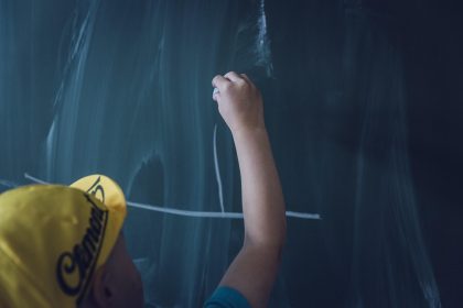 费曼学习法：用最简单的话教会别人，才是真正学会了